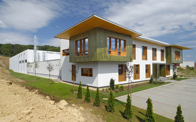 Az elk�sz�lt k�zpont