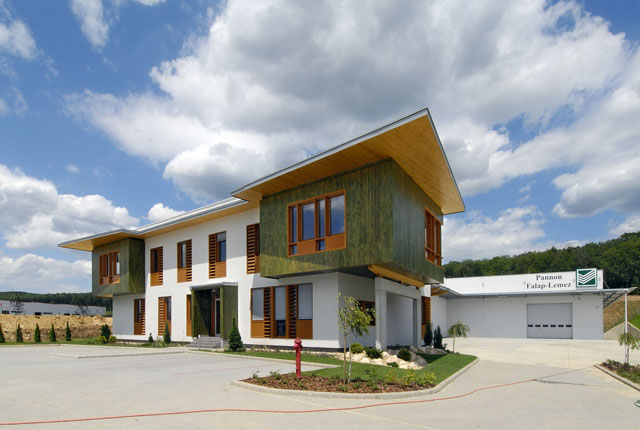 Az elk�sz�lt k�zpont