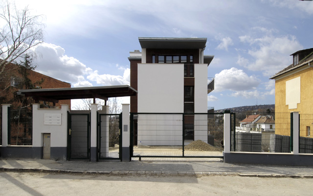 Az elkszlt plet